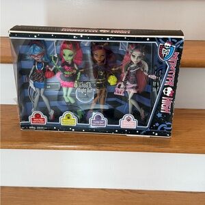 Mattel Monster High Ghouls Night Out 4-Pack Box Set 2012 BBR96 NRFB Rare HTF
